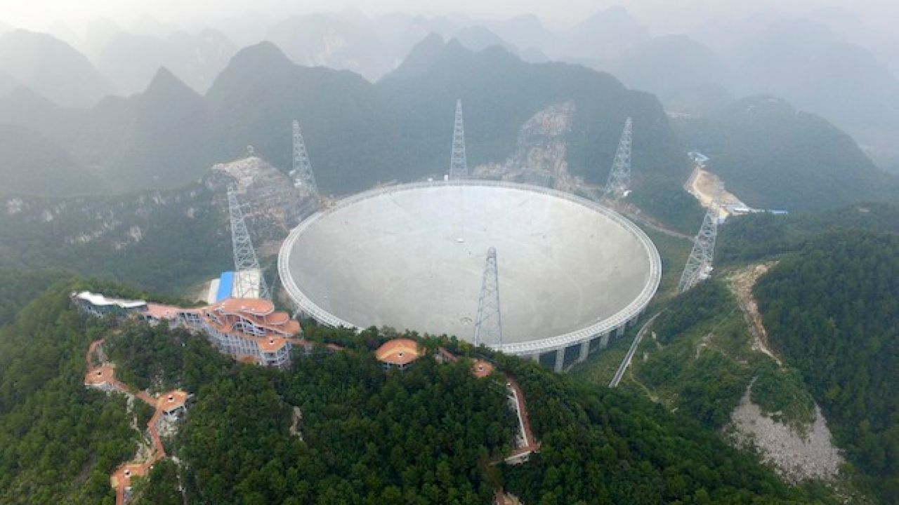 China’s Biggest Radio Telescope Has Been Picking Up Heaps Of Mysterious Space Signals