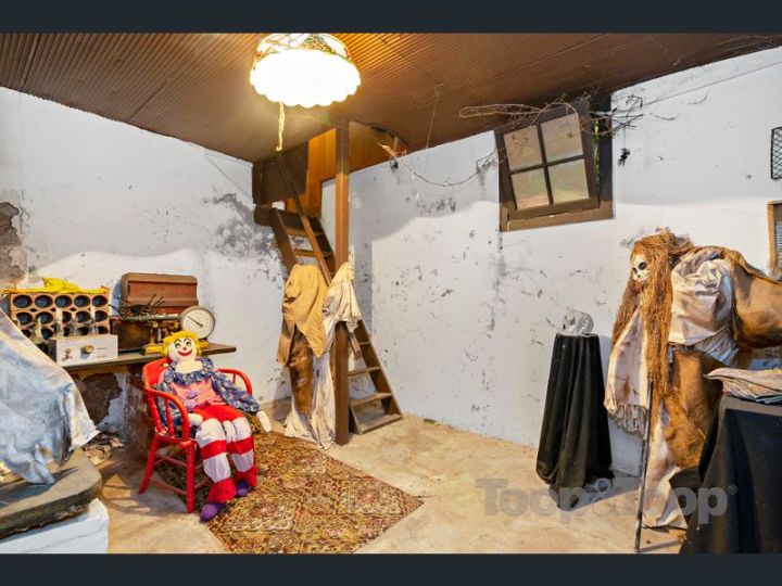 This Wildly Haunted House Is For Sale In SA And Yeah Nah Get Me Outta Here