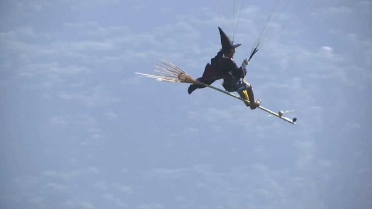 A Costumed Paragliding Competition Exists In France & Yes, Harry Potter Is Involved