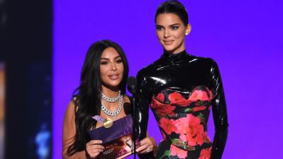 Kim Kardashian & Kendall Jenner Just Unknowingly Roasted Themselves At The Emmys