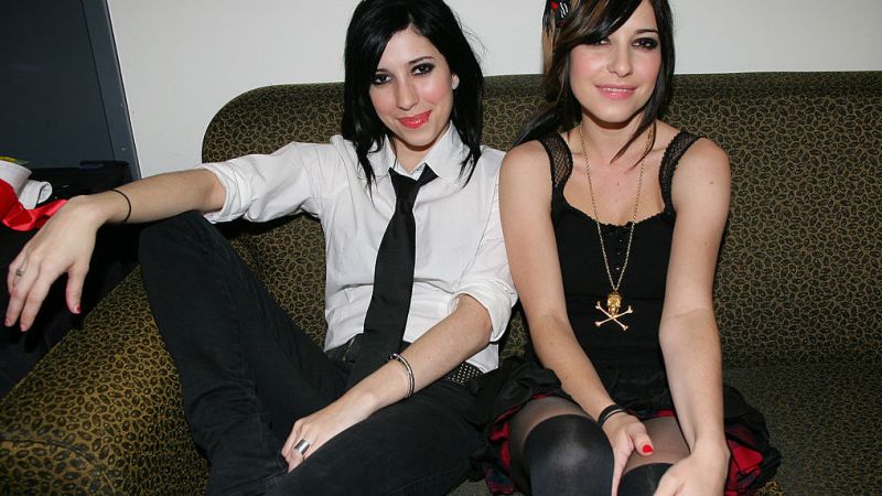 Get Yr Studded Belts Ready ‘Coz The Veronicas Are Releasing Their OG Albums On Vinyl