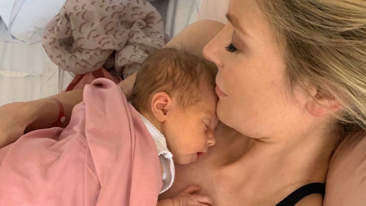 AW: Jennifer Hawkins Just Gave Birth To Her 1st Child, Frankie Violet