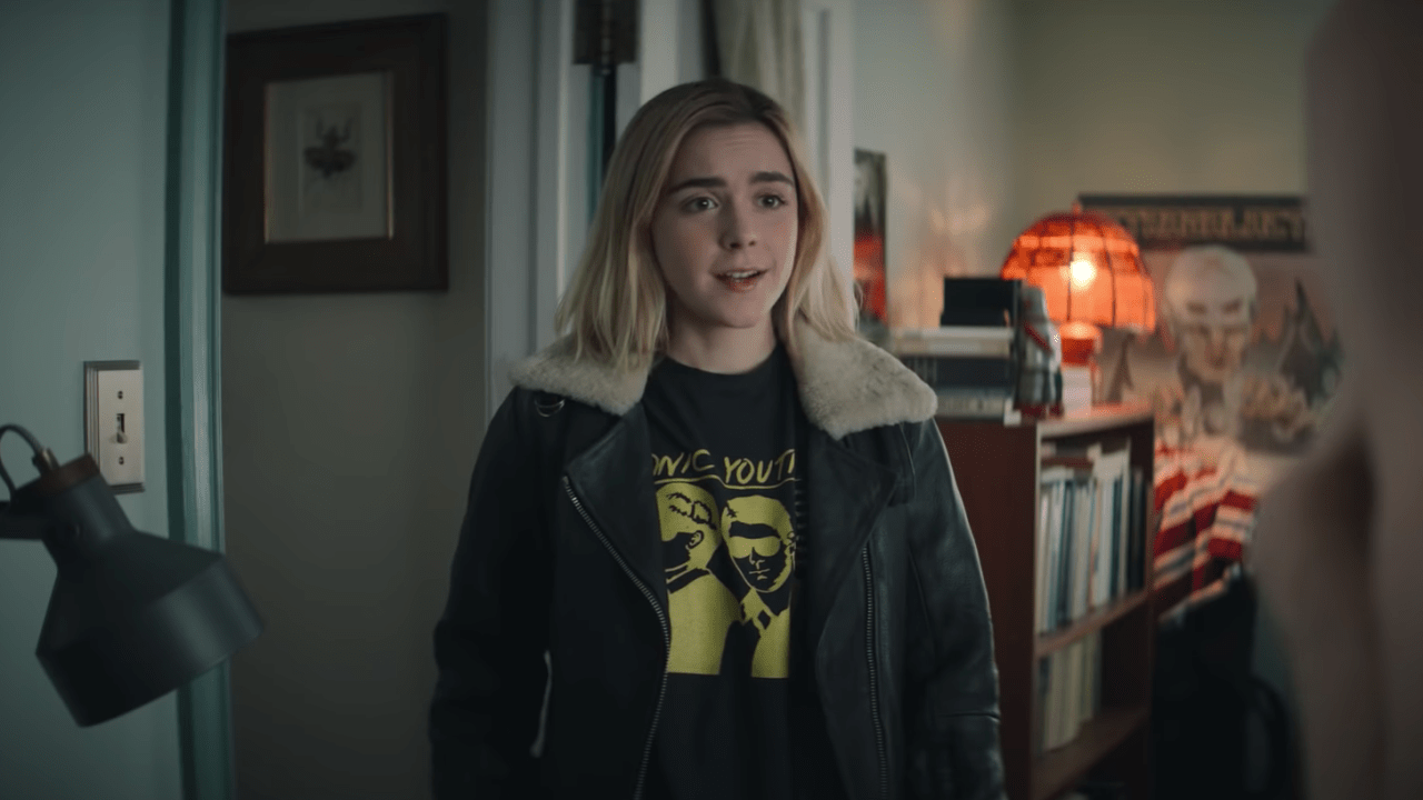 Netflix Has Finally Gifted Us The Trailer For Kiernan Shipka’s New Chrissy Romcom