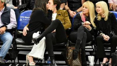 You’ve Never Seen Anything As Uncomfortable As Shawn & Camila Swapping Spit At A Basketball Game