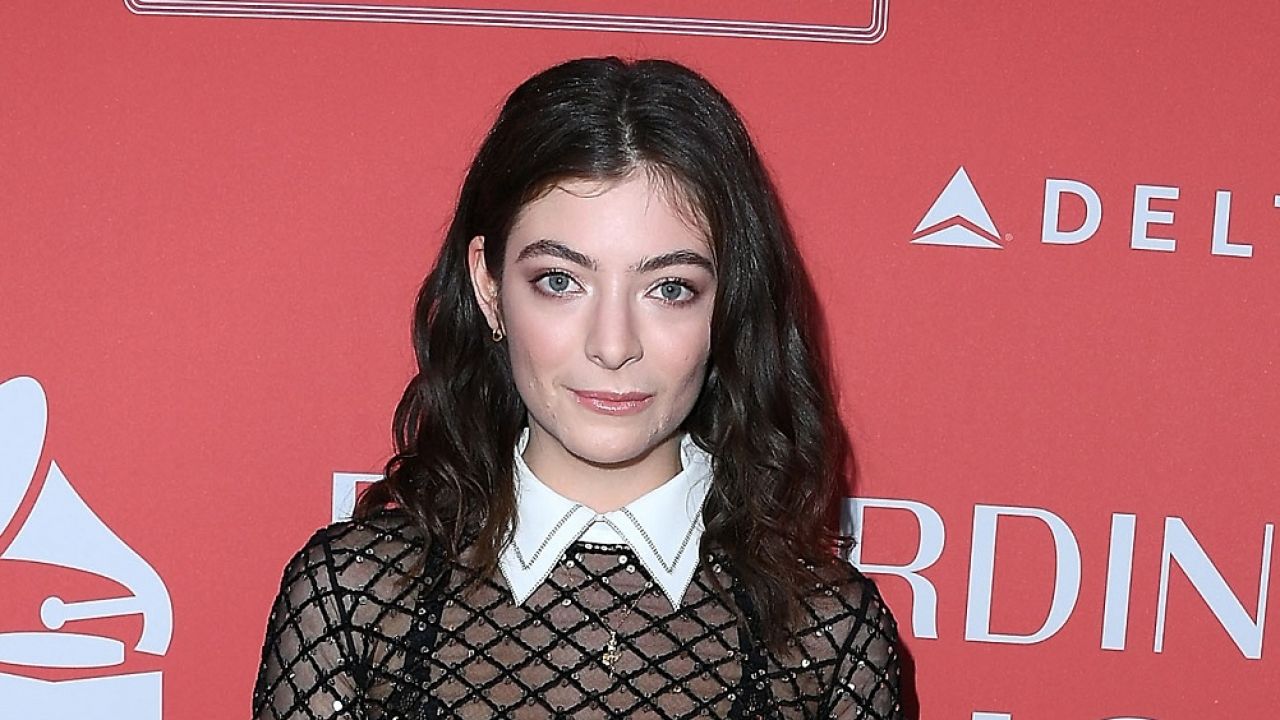 Lorde Has Delayed Her Next Album After The Death Of Her Beloved Pet Dog