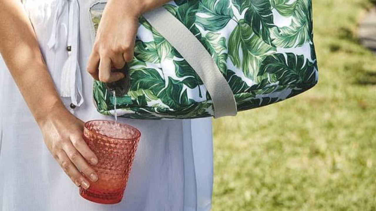 Aldi’s Selling Goon-Pouring Handbags, So That’s What Yr Drunk Aunty Is Getting For Xmas