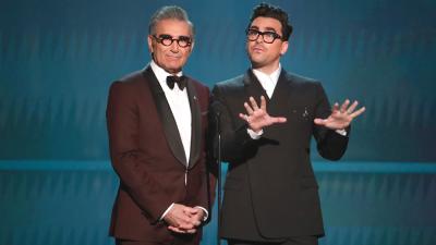 Eugene & Dan Levy Were The Most Delightful Dad-Son Duo At The SAG Awards And I’m Crushing