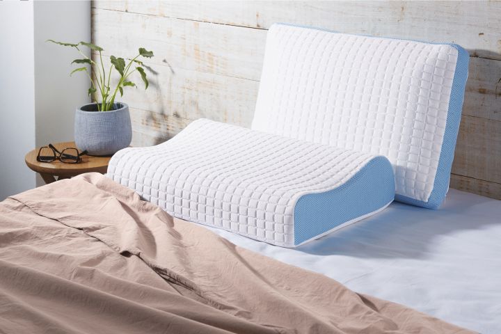 ALDI Is Doing $40 Silk Pillowcase Sets And $90 Weighted Blankets For Yr Primo Sleep Needs
