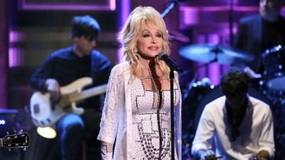 Meme Queen Dolly Parton Has Been Workin’ 9 To 5 Creating The Viral #DollyPartonChallenge