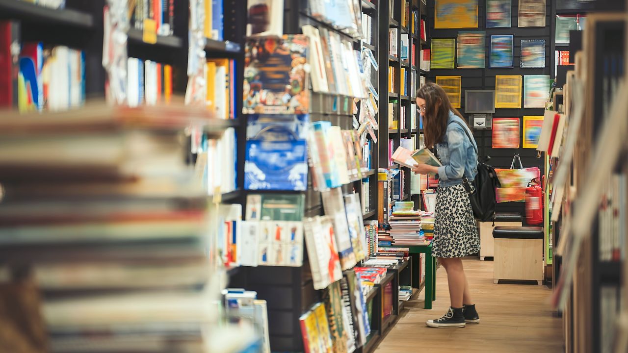 Aussie Book Store Issues Apology After “Pick Up Artists” Caught Harassing Customers
