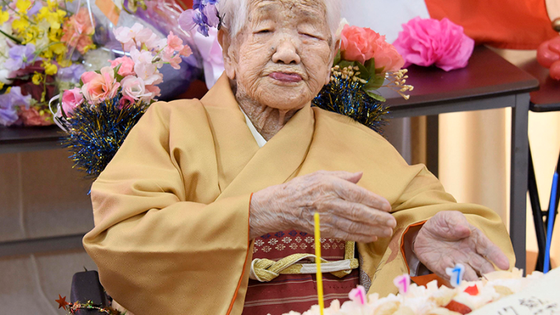 Happy 117th Birthday To Kane Tanaka, The World’s Oldest Person Who Loves Snackin’ On Lollies