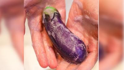 Lush Cosmetics Release Eggplant Soap & Bath Bomb, If You Want A Floating Peen In Yr Bath