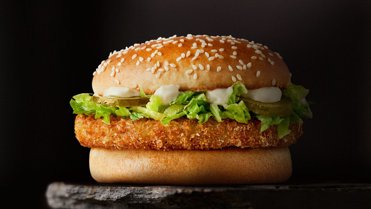 Macca’s Has Finally Unleashed A McVeggie Burger In Aus, But Strict Vegos Can’t Eat It