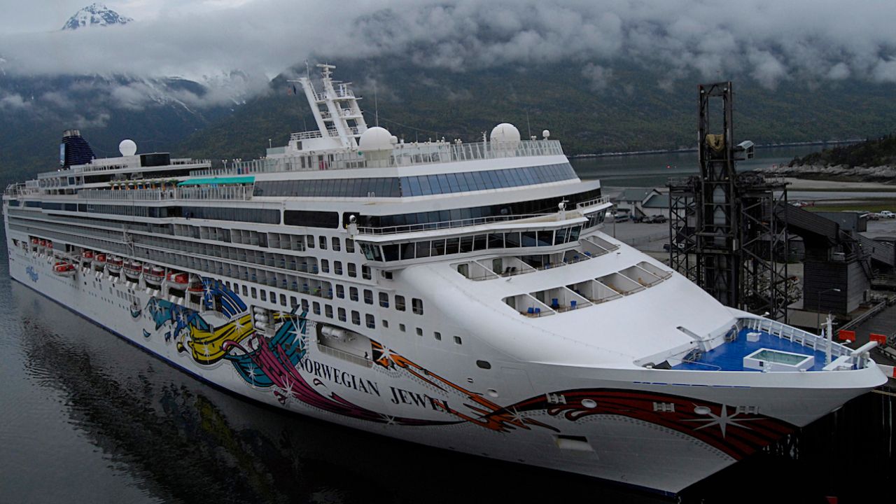 Cruise Liner Docked In Sydney Harbour Calls Bullshit On Coronavirus Lockdown Reports
