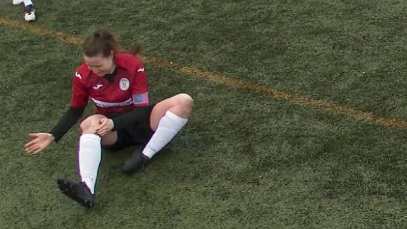 Pls Enjoy This Clip Of A Scottish Soccer Player Punching Her Own Dislocated Kneecap Back In