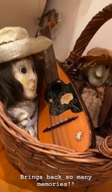 Victoria Beckham Unveils Creepy-Ass Dolls From Her Childhood & Annabelle Is Shaking