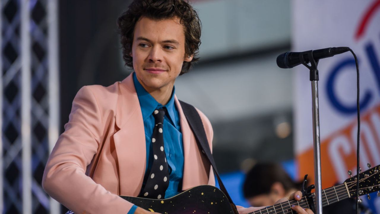 Harry Styles On Dating T-Swift, Hanging With Stevie Nicks’ Coven & Being Mugged At Knifepoint