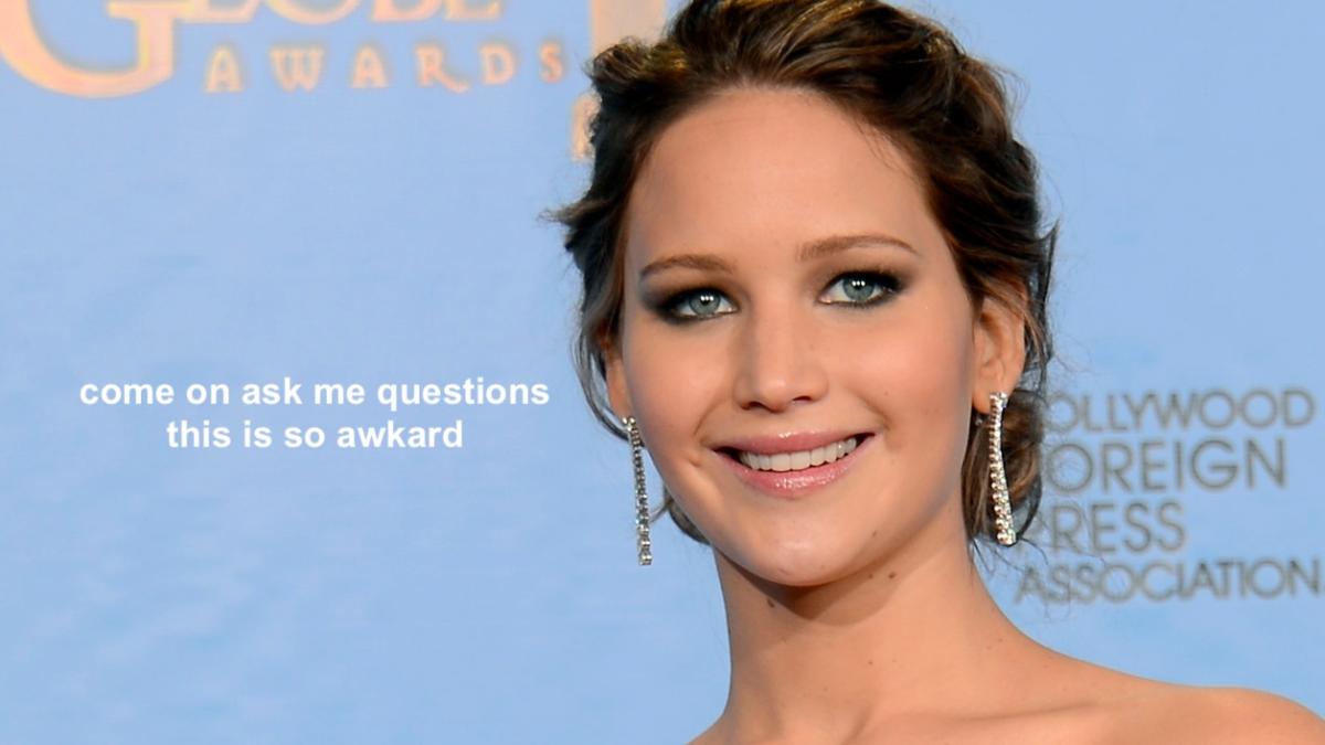 bad questions to ask an interviewer - jennifer lawrence - golden globes - awkward
