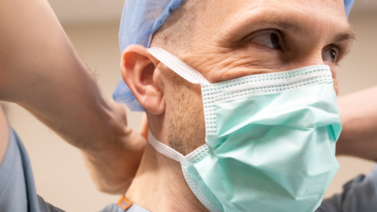 Doctors Are Raiding Bunnings & Dentists May Close As Coronavirus Panic Dries Up Mask Supply