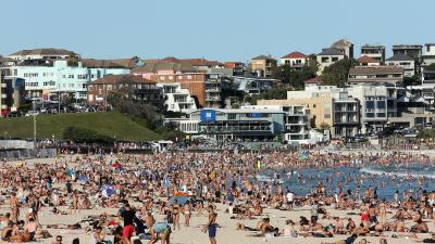 YIKES: Punters Are Ignoring Social Distancing Warnings And Flocking To Bondi Beach