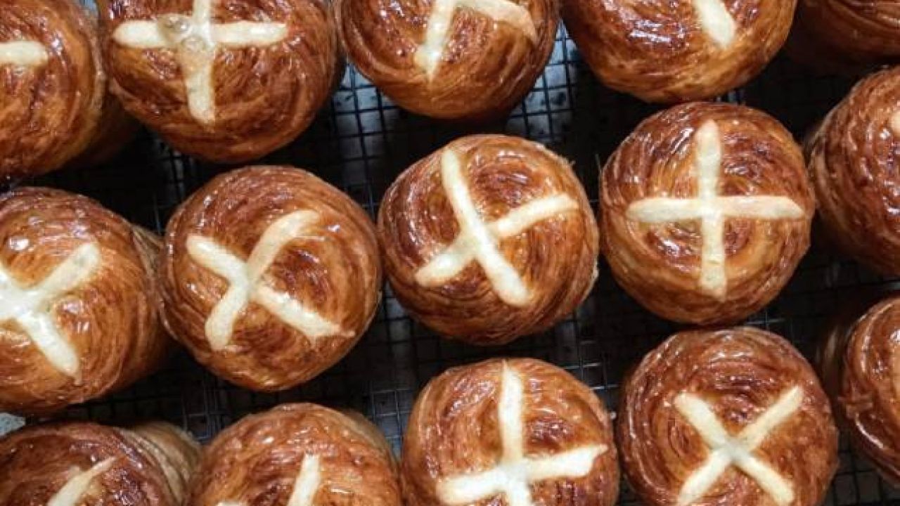 Lune Croissanterie Is Dishing Up Hot Cross Cruffin Hybrid Treats For Easter Weekend Only