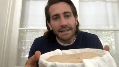 Jake Gyllenhaal Evolving Into A Proud Bread Dad Is The Perfect Balance Of Wholesome & Horny