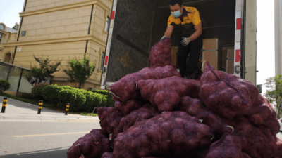 Woman Sends Ex A Truckload Of Onions To Make Him Cry As Much As She Did & For That, We Stan