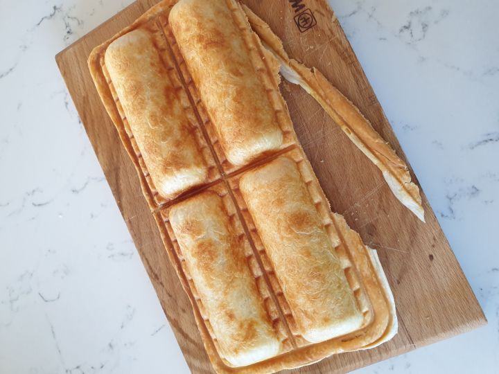 I Used The Kmart Sausage Roll Maker To Create Bootleg Macca’s Apple Pies & Holy Shit