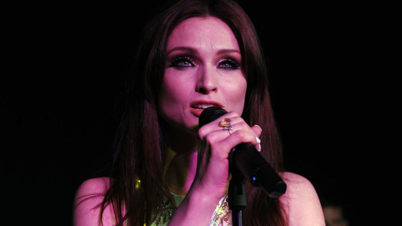 Sophie Ellis-Bextor Posts “Gory” Selfie From Hospital After Cycling Accident & Fkn Ouch