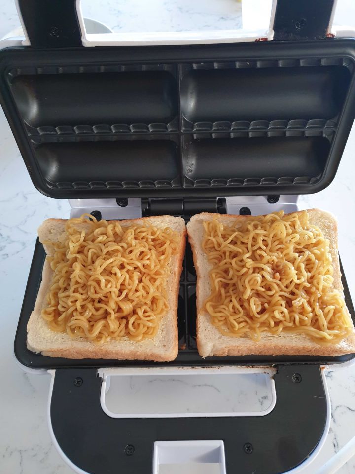 I Used The Kmart Sausage Roll Maker To Create Mi Goreng Toasties & All I Taste Is Regret