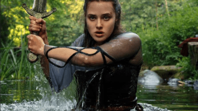 Aussie Bb Katherine Langford Literally Slays In The Trailer For New Netflix Series ‘Cursed’