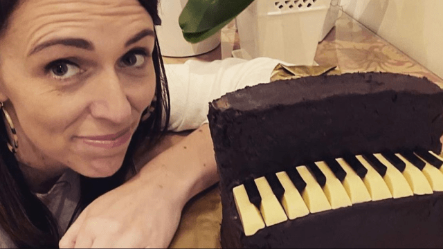 jacinda ardern women's weekly cake