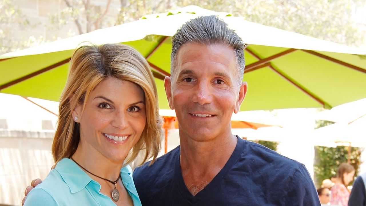Lori Loughlin & Her Husband, Felons, Are No Longer Welcome At Their Fancy LA Country Club