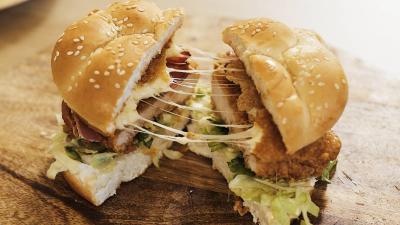 KFC Has Brought Back Its Wildly Unholy Mozzarella Burger So Neglect Yr Dinner Plans Once Again
