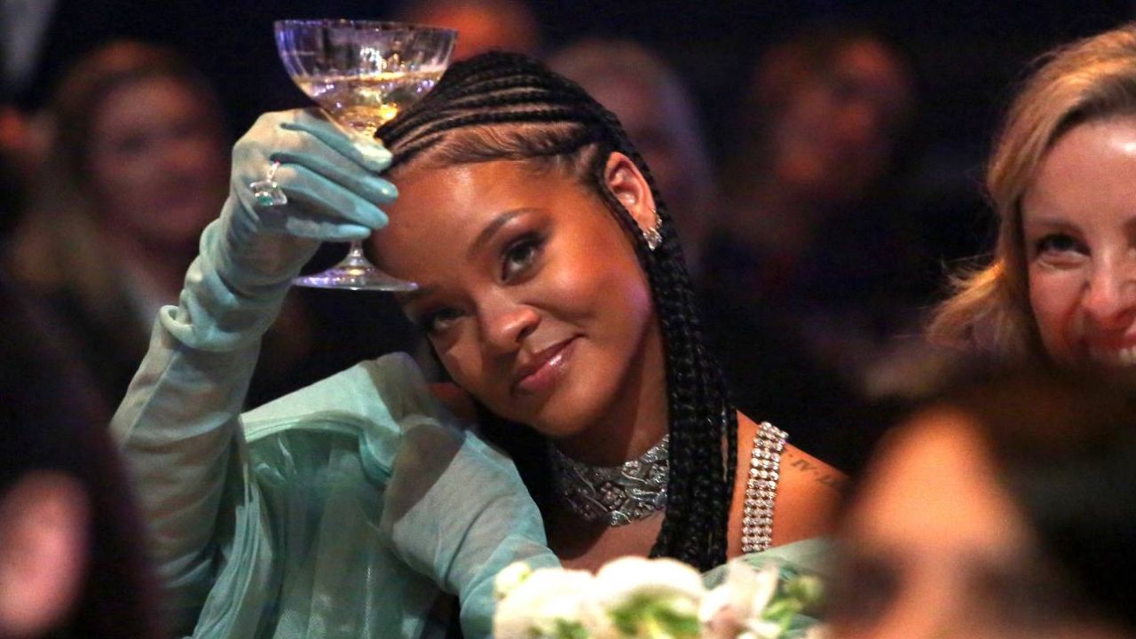 Rihanna Is Surely Expanding Her Empire With A New Trademark For Kitchenware & Hot Sauce (!!!)
