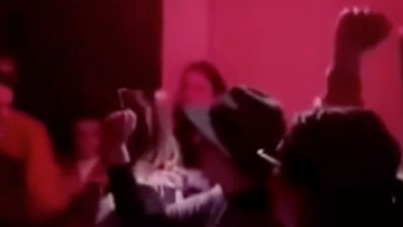 La Trobe Uni, VIC Police Investigate Alleged Dorm Room Rager After Maskless Vid Hits Snapchat