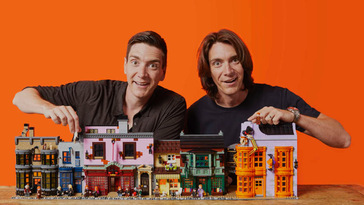 LEGO Just Unleashed This Fuck-Off Huge Diagon Alley Set & You'll Need About 600 Galleons