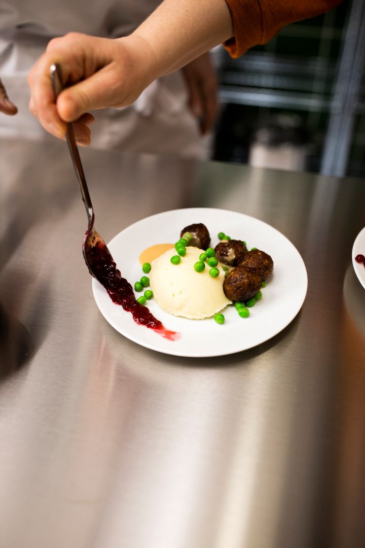 In Great News For Vegos, IKEA Is Now Flouting Meatless Meatballs In All Australian Stores