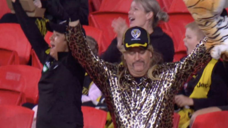 This Guy Who Cosplayed As Joe Exotic At The Footy Deserves A Fkn Lifetime Richmond Membership