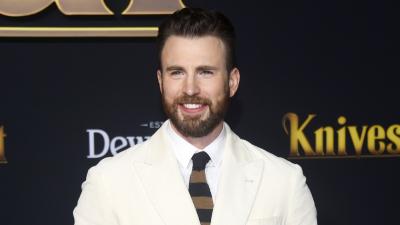 Chris Evans Accidentally Posts A Nude On Insta Stories, Thereby Living Your Worst Fear