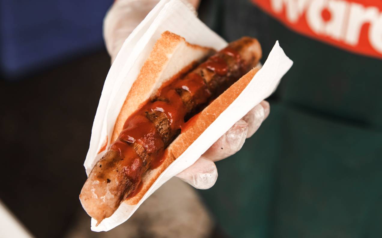 bunnings melbourne sausage sizzle snags