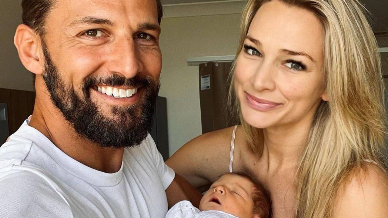 The First (And Best) Bachelor Couple Anna Heinrich & Tim Robards Had A Wee Baby Girl Today