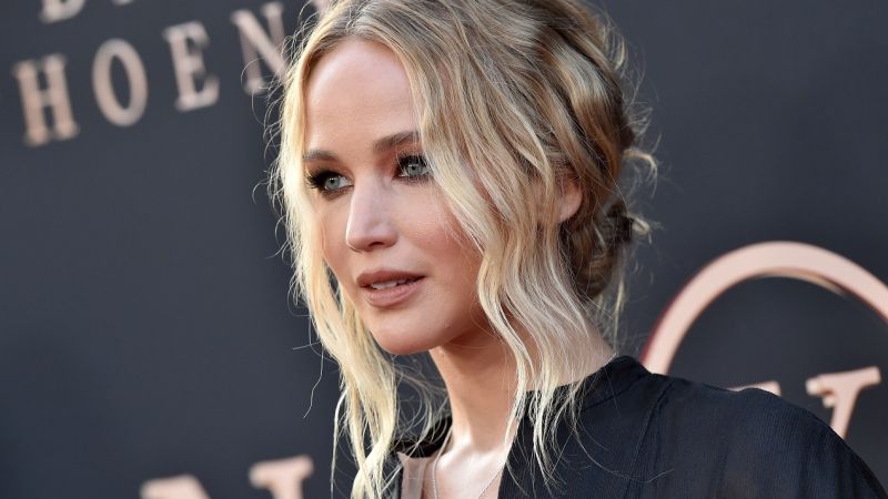 Jennifer Lawrence Is Recovering After Being Hit By Flying Glass In A Nasty On-Set Accident
