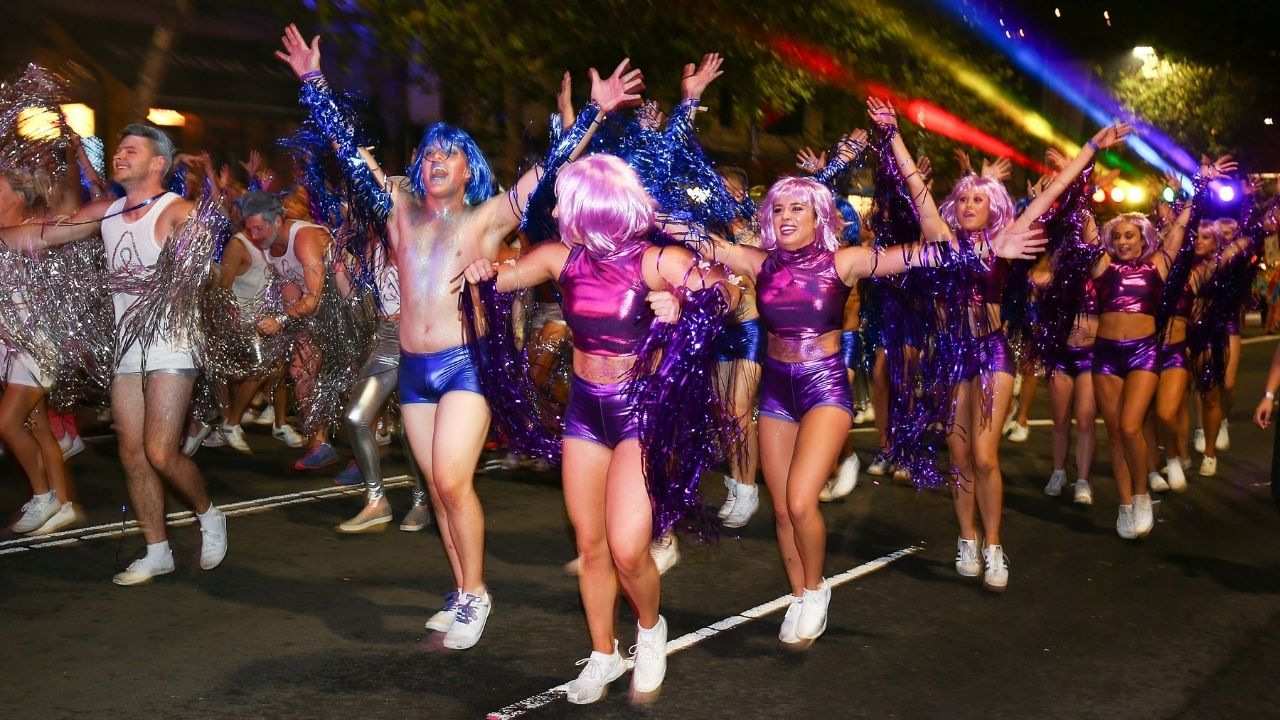 How To Survive Mardi Gras While Living With Homophobic Parents, From Someone Who’s Done It