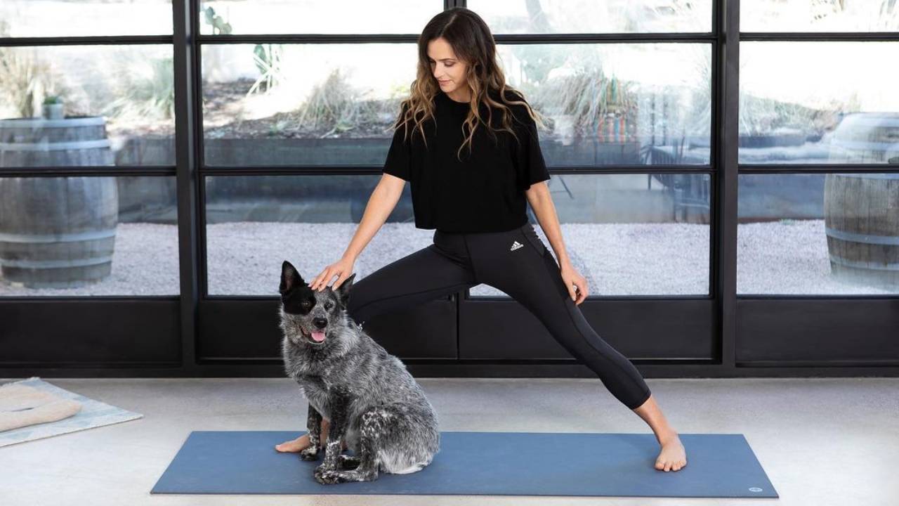 Yr Fave Yoga Babe Adriene Mishler Reportedly Earned Over $3M In 2020, So What’s Benji’s Cut?