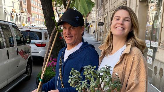 Woody Harrelson Randomly Helping A NYC Journo Move House Is The Gentle Stoner News We All Need