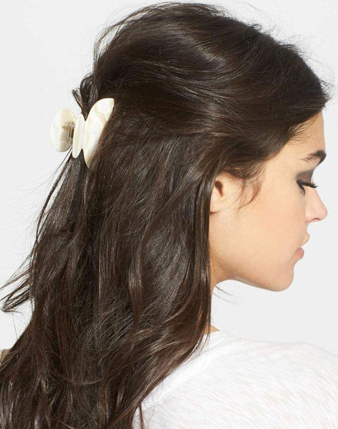 Yes, Claw Clips Are Back, Here’s How to Relive the ’90s Hair Craze