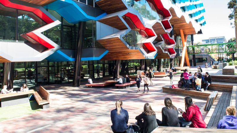 The Latest List Of COVID-19 Exposure Sites In Melb Includes One Venue At La Trobe University