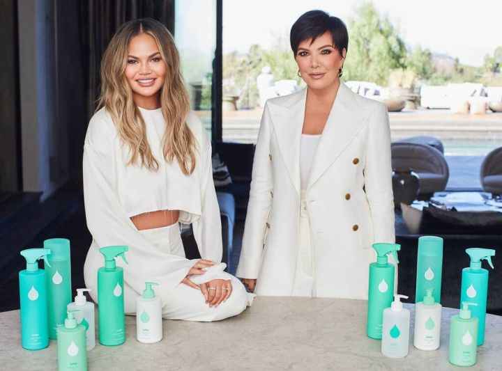 Kris Jenner Has Yeeted Chrissy Teigen Off Their Cleaning Brand Bc The Devil Works Hard Etc