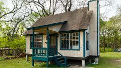 How Much It Actually Costs To Build One Of Those Teeny Tiny Homes You’ve Seen All Over Insta